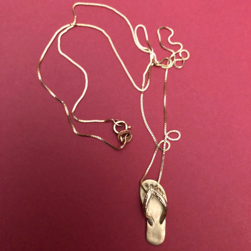 14k yellow gold flip flop necklace